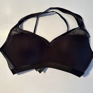 VICTORIA’S SECRET Incredible sports bra size 36D